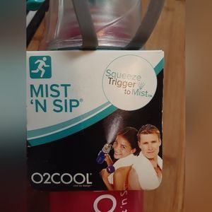 2/$15 NWT Mist n' Sip O2cool water bottle